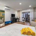 דירה Zizas House