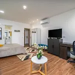 Zizas House Apartament *